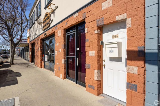 1517 E Washington Boulevard, Pasadena, CA 91104