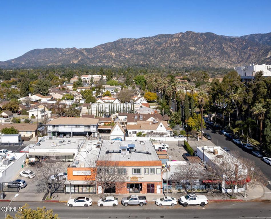 1517 E Washington Boulevard, Pasadena, CA 91104