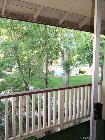 8105 Canby 4, Reseda, CA 91335