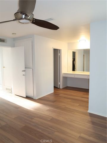 8105 Canby 4, Reseda, CA 91335