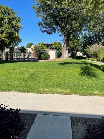 8105 Canby 4, Reseda, CA 91335
