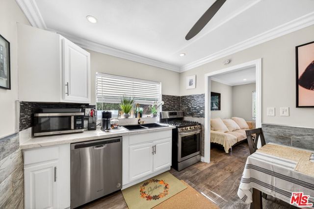 1200 Tamarind Avenue, Los Angeles, CA 90038