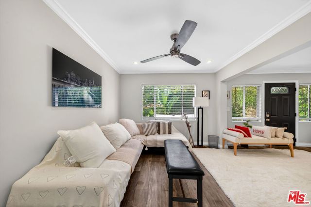 1200 Tamarind Avenue, Los Angeles, CA 90038