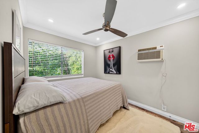 1200 Tamarind Avenue, Los Angeles, CA 90038