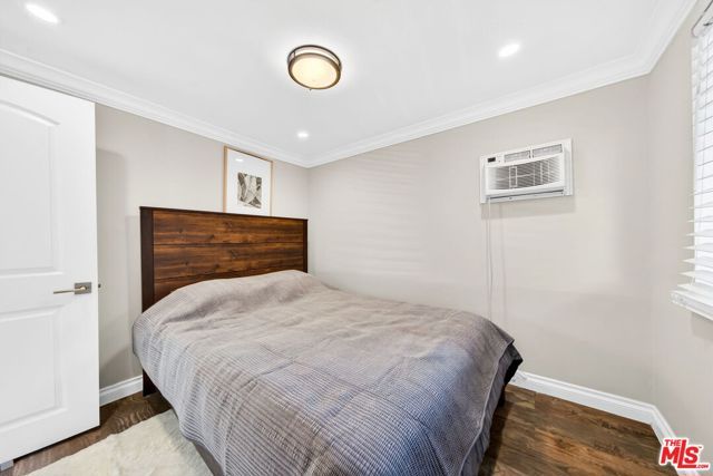 1200 Tamarind Avenue, Los Angeles, CA 90038