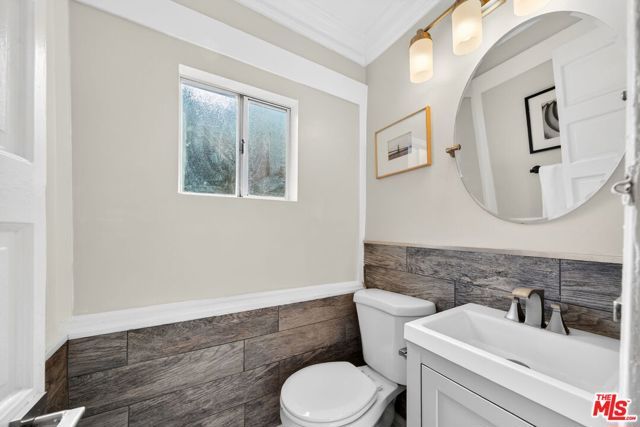 1200 Tamarind Avenue, Los Angeles, CA 90038