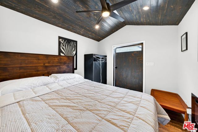 1200 Tamarind Avenue, Los Angeles, CA 90038