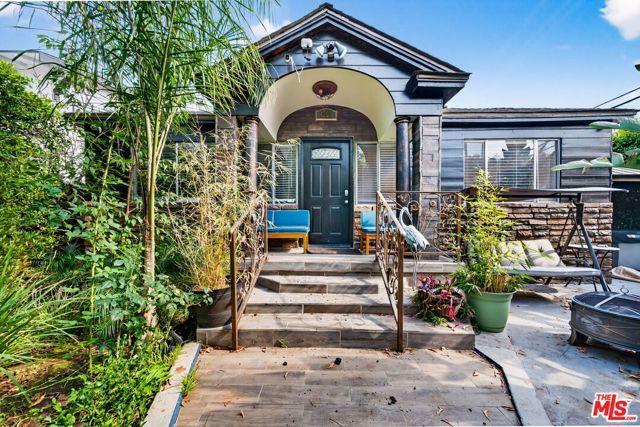 1200 Tamarind Avenue, Los Angeles, CA 90038