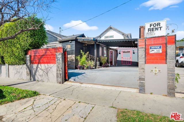 1200 Tamarind Avenue, Los Angeles, CA 90038