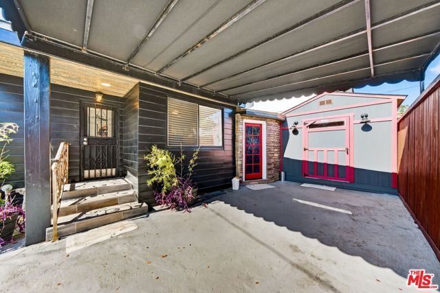 1200 Tamarind Avenue, Los Angeles, CA 90038