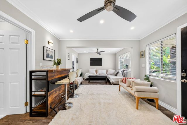 1200 Tamarind Avenue, Los Angeles, CA 90038