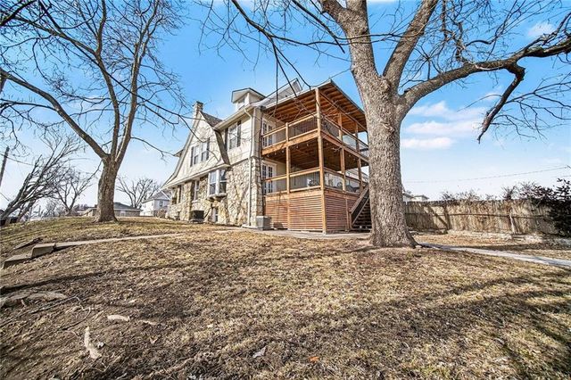 203 N Clinton Place, Kansas City, MO 64123