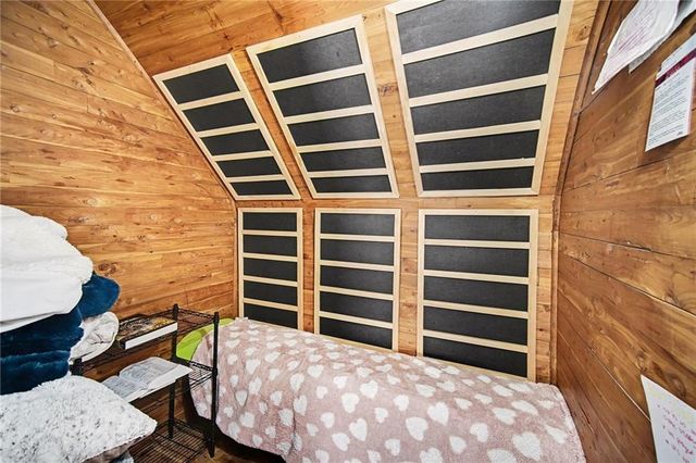 203 N Clinton Place, Kansas City, MO 64123