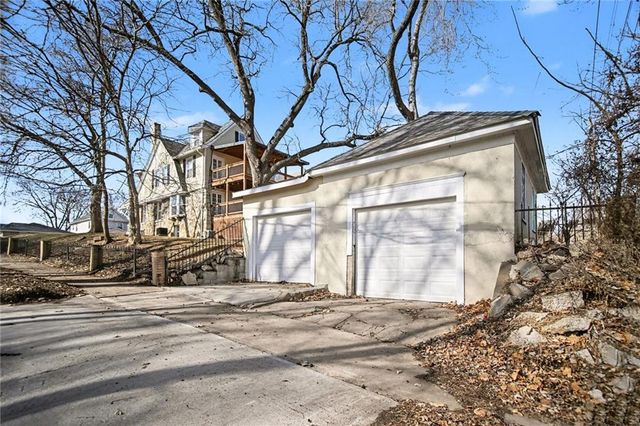 203 N Clinton Place, Kansas City, MO 64123