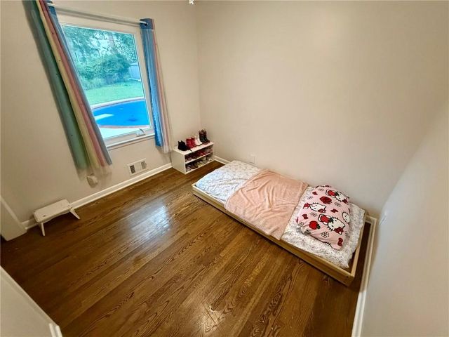 8842 Foster Lane, Overland Park, KS 66212