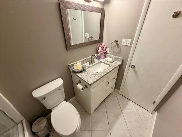 8842 Foster Lane, Overland Park, KS 66212