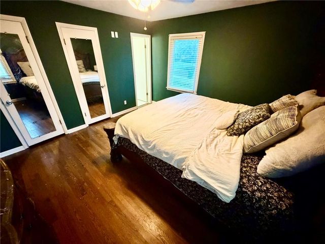 8842 Foster Lane, Overland Park, KS 66212