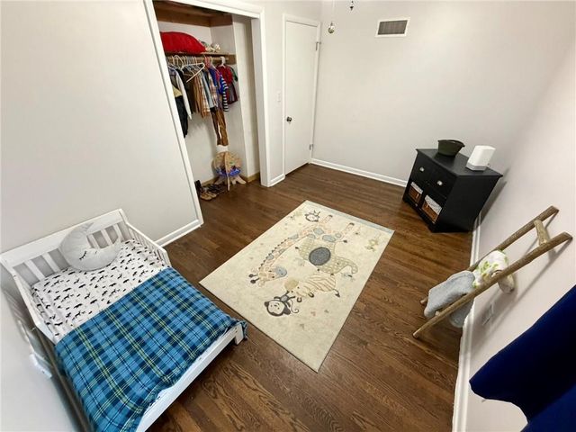 8842 Foster Lane, Overland Park, KS 66212