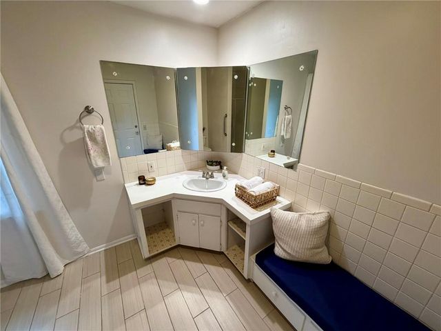 8842 Foster Lane, Overland Park, KS 66212