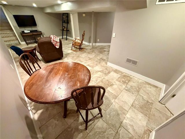 8842 Foster Lane, Overland Park, KS 66212