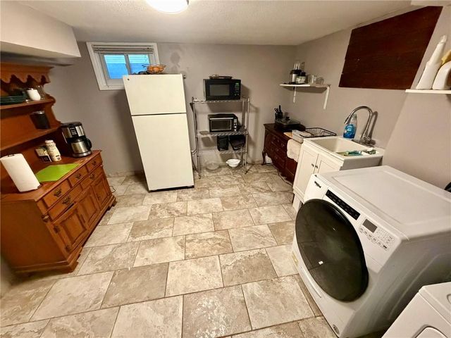 8842 Foster Lane, Overland Park, KS 66212