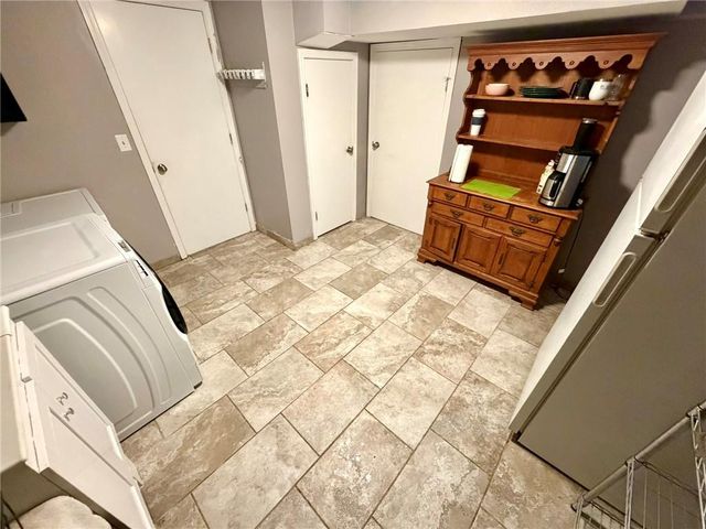 8842 Foster Lane, Overland Park, KS 66212