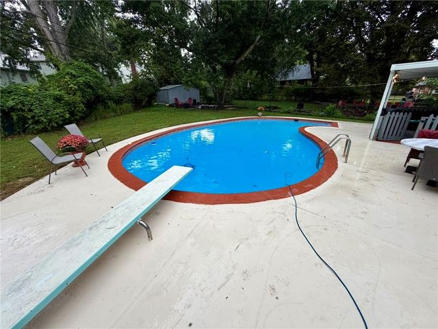 8842 Foster Lane, Overland Park, KS 66212