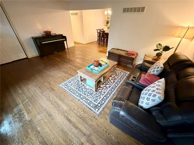 8842 Foster Lane, Overland Park, KS 66212