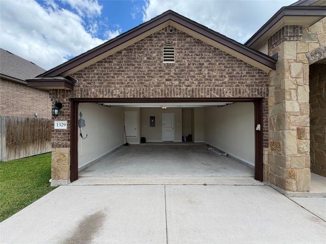 1329 Spicewood DR, Burnet, TX 78611