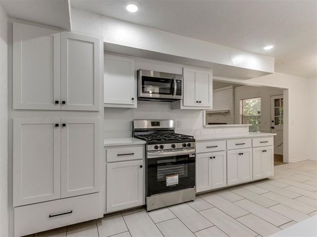 7136 N Comanche Street, Warr Acres, OK 73132