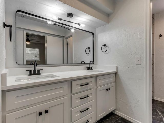 7136 N Comanche Street, Warr Acres, OK 73132