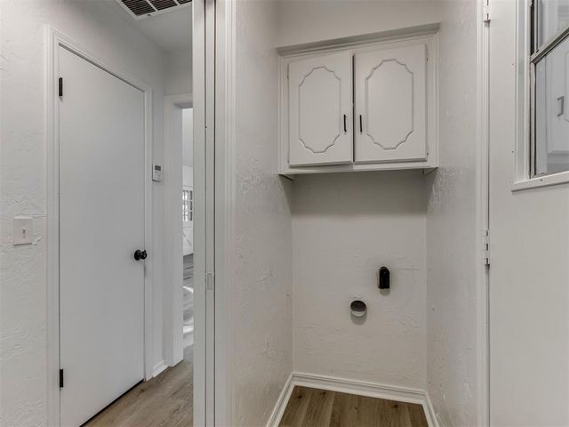 7136 N Comanche Street, Warr Acres, OK 73132