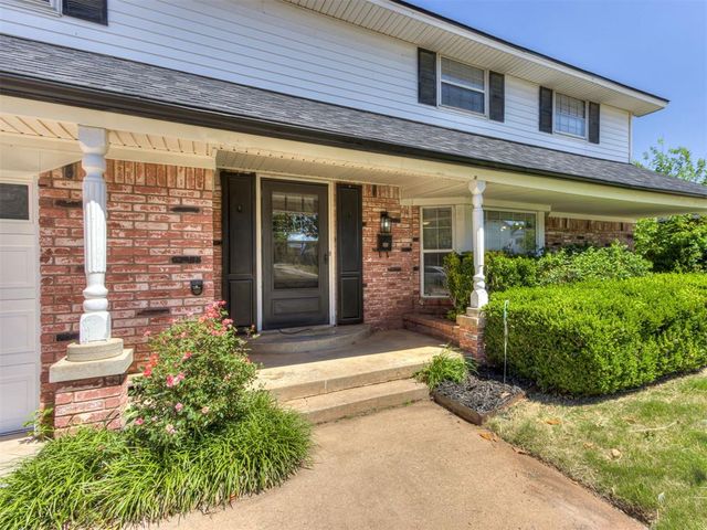 7136 N Comanche Street, Warr Acres, OK 73132