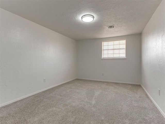 7136 N Comanche Street, Warr Acres, OK 73132