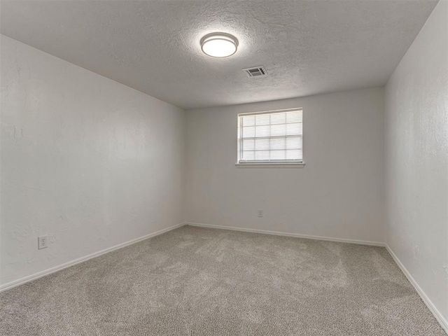 7136 N Comanche Street, Warr Acres, OK 73132
