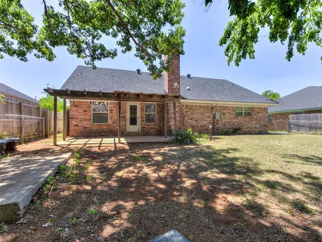 7136 N Comanche Street, Warr Acres, OK 73132