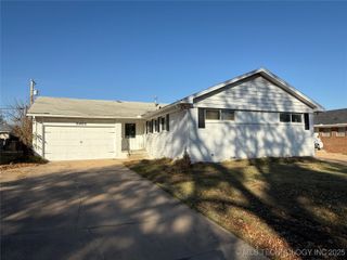 5965 E 24th Place, Tulsa, OK 74114