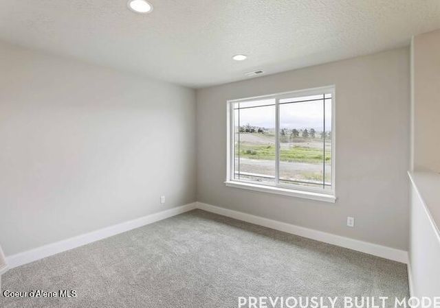 8960 BEDWELL ST, Rathdrum, ID 83858