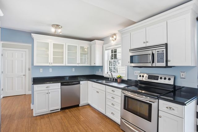 5544 Saint Johns Avenue, Edina, MN 55424