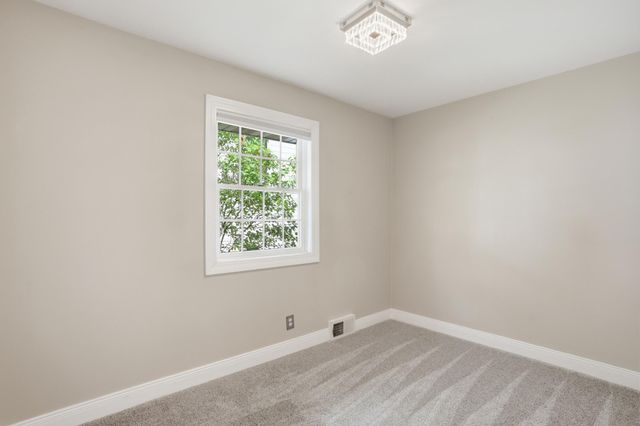 5544 Saint Johns Avenue, Edina, MN 55424