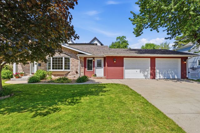 5544 Saint Johns Avenue, Edina, MN 55424