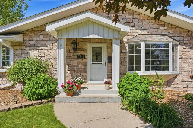 5544 Saint Johns Avenue, Edina, MN 55424