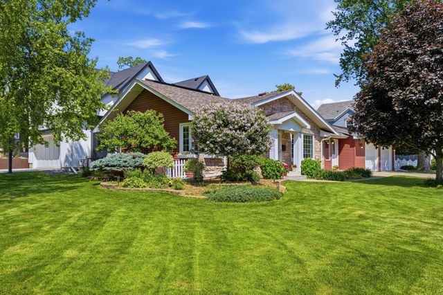 5544 Saint Johns Avenue, Edina, MN 55424