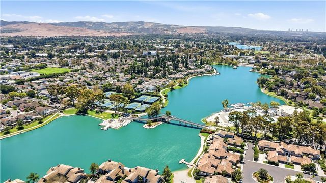 44 Silkberry, Irvine, CA 92614
