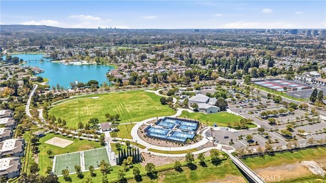 44 Silkberry, Irvine, CA 92614