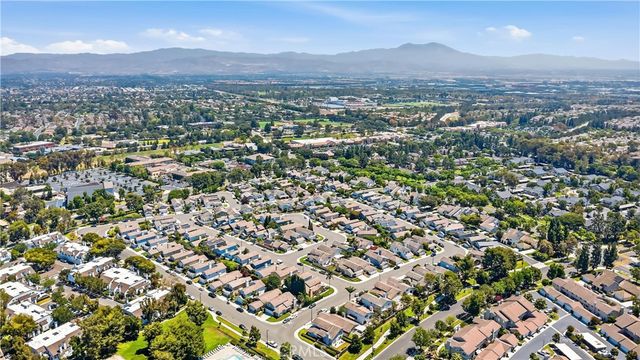 44 Silkberry, Irvine, CA 92614