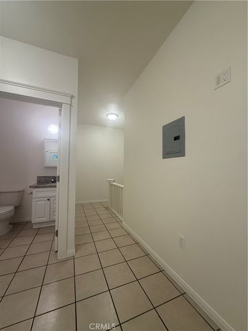718 Chestnut Avenue 4, Long Beach, CA 90813