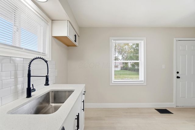 814 Josephine Avenue, Columbus, OH 43204