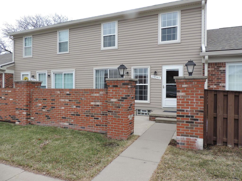 39344 Heatherheath Drive, Clinton Township, MI 48038