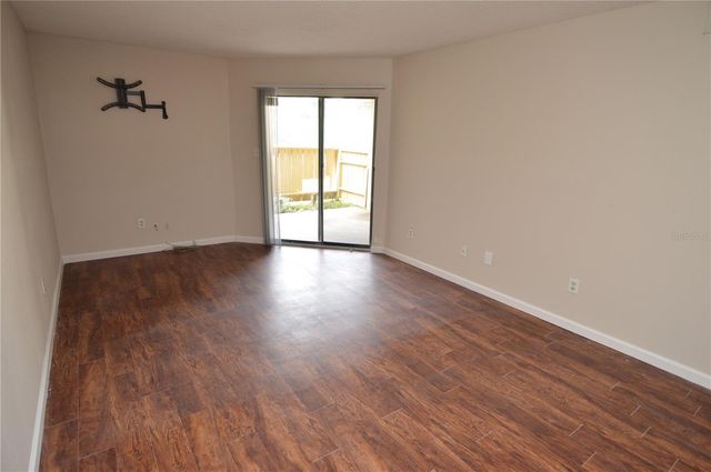 8756 MALLARD RESERVE DRIVE 101, Tampa, FL 33614